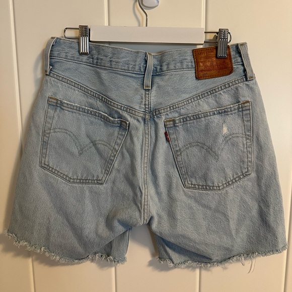 Levi’s 501 High Rise Boyfriend Fit Shorts - Picture 4 of 7